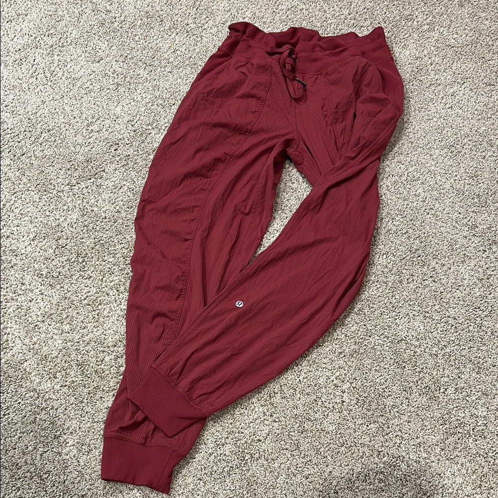 Lululemon Burgundy Jogger Pants Size 8